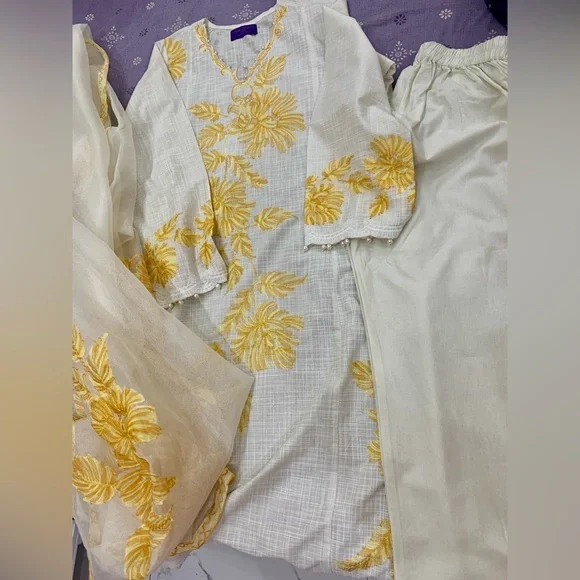 SANA SAFINAZ White and Yellow Embroidered Dress - Picture 14 of 14